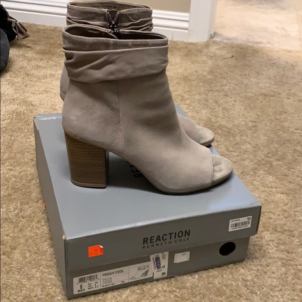 Kenneth Cole shoes. Block heel